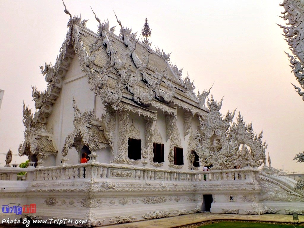 ด้านหลังอุโบสถ